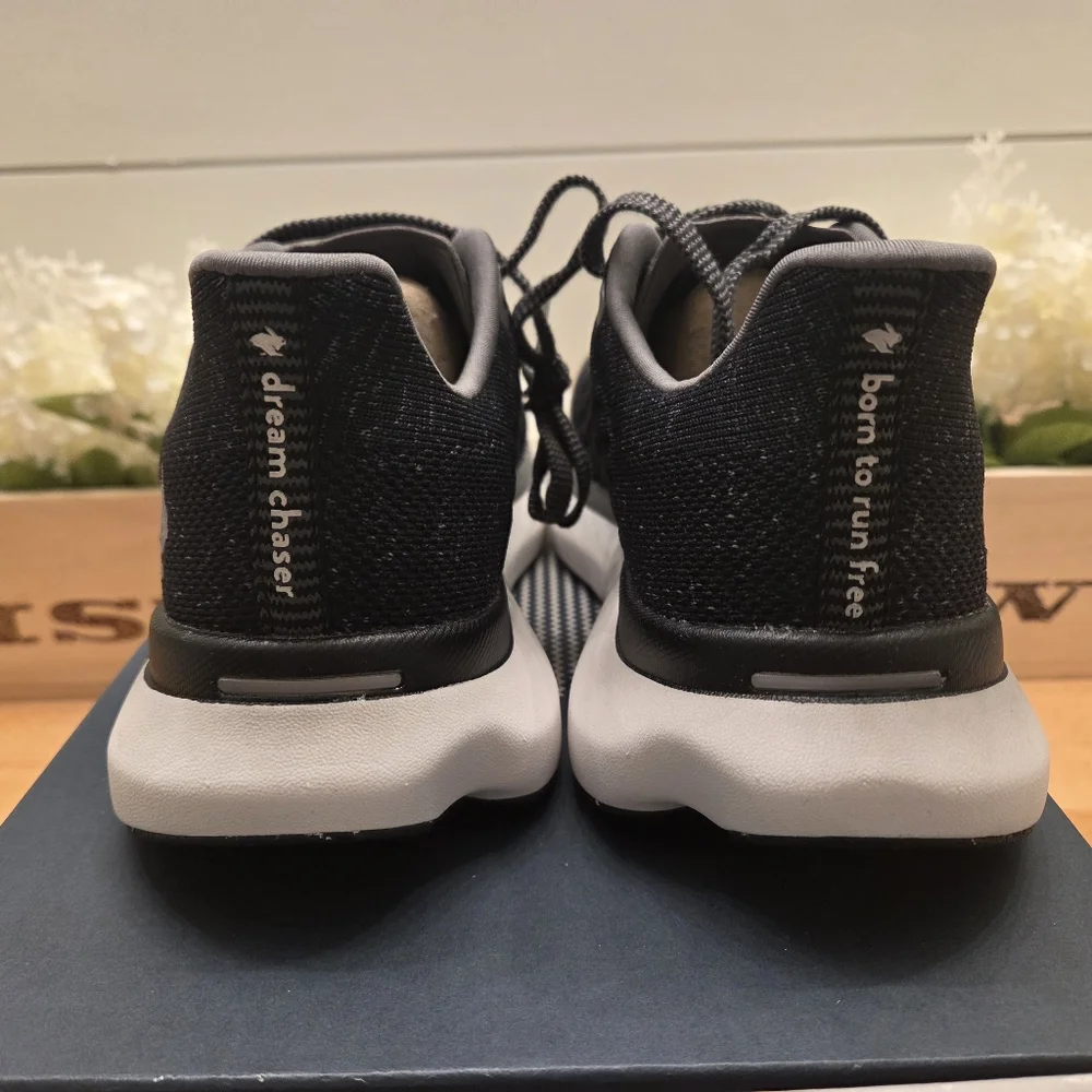 Rabbit Dream Chaser Running Shoes Women's Size 7.5 Black  New In Box